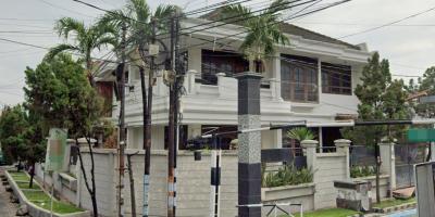 Rumah Mewah 2 Lantai di Kutisari Selatan Kota Surabaya Rumah Mewah 2 Lantai di Kutisari Selatan Kota Surabaya