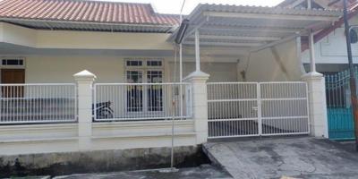 Rumah Bagus Siap Huni Kawasan Gayungsari Surabaya Rumah Bagus Siap Huni Kawasan Gayungsari Surabaya