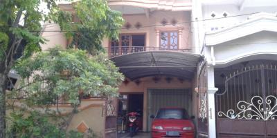 Rumah Luas 2 Lantai di Raya Klampis Semolo Surabaya Rumah Luas 2 Lantai di Raya Klampis Semolo Surabaya