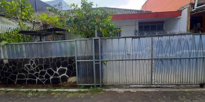 RUMAH DAN KOST-KOSTAN  DI SAMPING RSHS (RUMAH SAKIT HASAN SADIKIN) BANDUNG