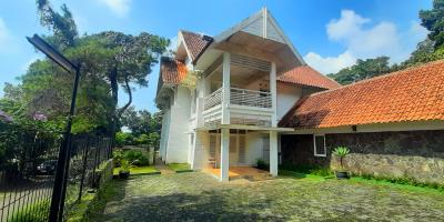 RUMAH GAYA EROPA DI KAWASAN DAGO BANDUNG