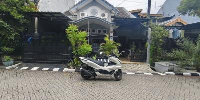 Rumah Siap Huni Lokasi Strategis di Ketintang Surabaya Selatan