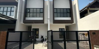 Rumah Baru Gress Siap Huni Lokasi Strategis di Tenggilis Surabaya 