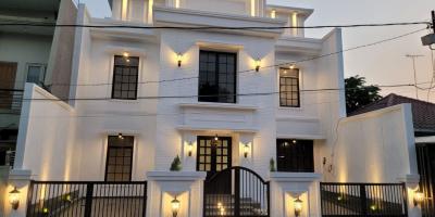 Rumah Colonial Modern Baru Gress di Kertajaya Indah Surabaya 