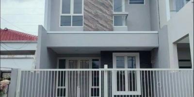 Rumah Baru Minimalis Modern Lokasi Strategis Tengah Kota di Manyar Tirtoyoso Surabaya  
