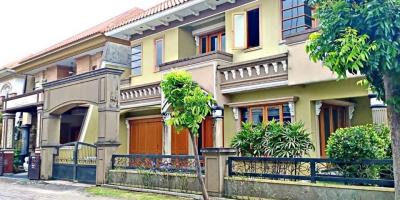 Rumah Mewah Siap Huni di Perumahan Regency 21 Jl. Arief Rahman Hakim Sukolilo Surabaya