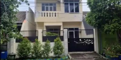 Rumah Minimalis 2 Lantai di Jambangan Row 3 Mobil Butuh Cepat Laku Rumah Minimalis 2 Lantai di Jambangan Row 3 Mobil Butuh Cepat Laku