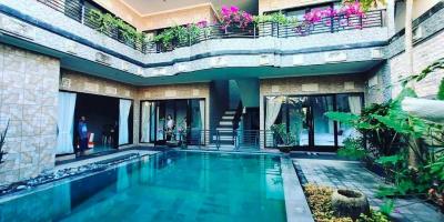 Jual Villa Mewah Bagus Full Furnish di Berawa Kuta Badung