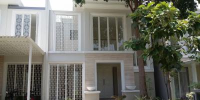 Sewa Rumah Siap Huni Di Pakuwon City Minimalis Dua Lantai