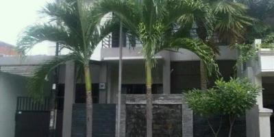 Sewa Rumah Minimalis Simpang Darmo Permai di Surabaya