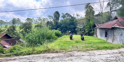 Tanah Datar 838m² Kawasan villa Timur Pasar Kemuning 