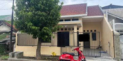 Rumah Bagus Siap Huni di Perumahan YKP Pandugo Rumah Bagus Siap Huni di Perumahan YKP Pandugo