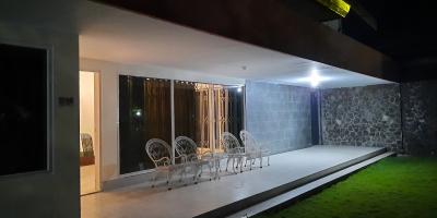 RUMAH UNTUK USAHA MADIUN KOTA STRATEGIS DI JALAN PROTOKOL