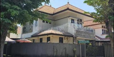 Disewakan Rumah Hook Bagus di Graha Famili, Surabaya