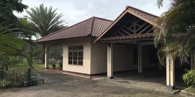 Rumah Luas di serang timur