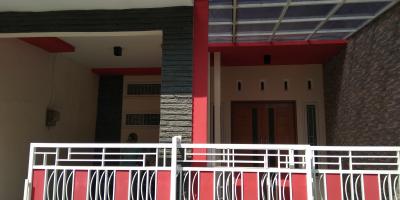 Disewakan dikontrakkan rumah tinggal lokasi di Semolowaru Elok Blok K, Kec. Sukolilo, Surabaya