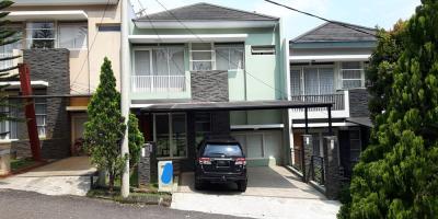 DIJUAL RUMAH DUA LANTAI RESOR DAGO PAKAR BANDUNG DIJUAL RUMAH DUA LANTAI RESOR DAGO PAKAR BANDUNG