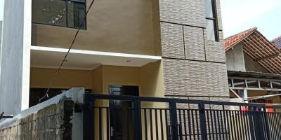 Dijual Rumah 2 lantai dekat GDC Dijual Rumah 2 lantai dekat GDC