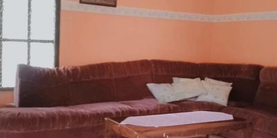 Rumah COCOK untuk usaha pinggir jalan ,lebar muka 25m KOTAK..