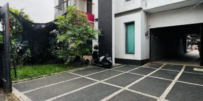 Dijual Rumah Luas Mewah di Cibubur, Jakarta Timur Dijual Rumah Luas Mewah di Cibubur, Jakarta Timur