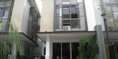 RUMAH DISEWAKAN @ Wisata Bukit Mas Surabaya - Modern Executive Living. RUMAH DISEWAKAN @ Wisata Bukit Mas Surabaya - Modern Executive Living.
