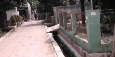 Segera terjual murah rumah di perumnas suradita