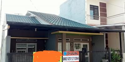 Rumah minimalis di Cihanjuang akses masuk mobil rumah baru 2tahunan