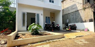 Rumah baru bebas banjir Kalisari Pasar Rebo Jakarta Timur Rumah baru bebas banjir Kalisari Pasar Rebo Jakarta Timur