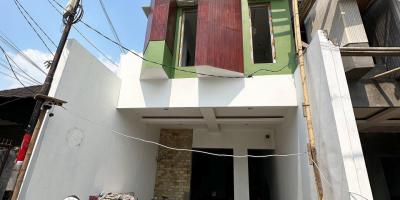 Rumah modern 3lantai strategis di Utan Kayu Matraman Jakarta Timur 