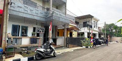 Rumah 2nd 2LT plus rooftop di Cikunir Bekasi Selatan 