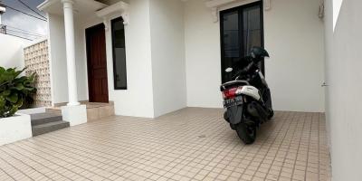 Rumah 2 lantai ready stock dekat lrt Cikunir Jatibening Bekasi