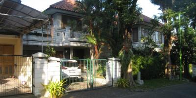 RUMAH DISEWAKAN @ Graha Famili Surabaya - Terawat dan Siap Huni. RUMAH DISEWAKAN @ Graha Famili Surabaya - Terawat dan Siap Huni.