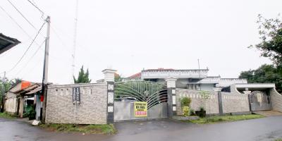 Dijual Rumah Mewah Lokasi Strategis Depan Jalan Utama Dekat Stadion Pakansari dan Cibinong City Mall Dijual Rumah Mewah Lokasi Strategis Depan Jalan Utama Dekat Stadion Pakansari dan Cibinong City Mall