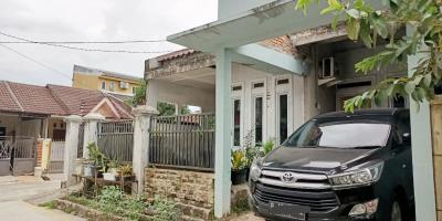 Rumah Dijual Dekat Summarecon Mall Serpong Tangerang Posisi Hook dan Strategis