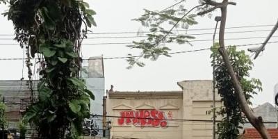 Disewakan Ruko Strategis di Raya Mayjen Sungkono, Surabaya Disewakan Ruko Strategis di Raya Mayjen Sungkono, Surabaya