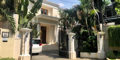 Dijual Rumah Mewah di Tulodong Bawah 3, Jakarta Selatan