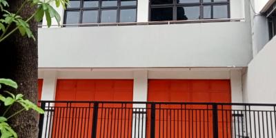 Disewakan Ruko 3 Lantai di Raya Perak Timur, Surabaya Disewakan Ruko 3 Lantai di Raya Perak Timur, Surabaya