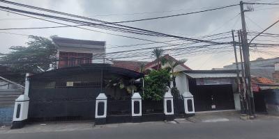 Dijual Rumah Strategis di Raya Pasar Kecapi, Bekasii