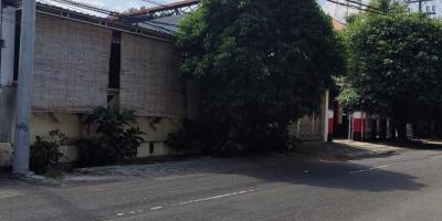 Dijual Rumah Strategis Tengah Kota di Embong Wungu, Surabaya