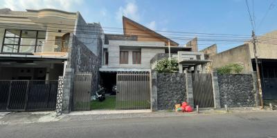 !!!JUAL CEPAT!!! Rumah Istimewa Nol Jalan Raya Semi Furnished Siap Huni Lokasi Karah Jambangan Surabaya Selatan !!!JUAL CEPAT!!! Rumah Istimewa Nol Jalan Raya Semi Furnished Siap Huni Lokasi Karah Jambangan Surabaya Selatan