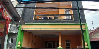 KOST 13 KAMAR PENUH TERISI  DEKAT KAWASAN PERKANTORAN DAN KOMERSIAL DI TEBET JAKARTA SELATAN