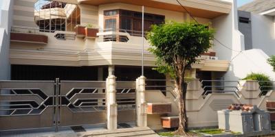 Rumah Mewah Sangat Luas dan Strategis di Manyar Kertoarjo Rumah Mewah Sangat Luas dan Strategis di Manyar Kertoarjo