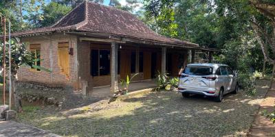 Tanah 1700m² Bonus Rumah Limasan Mojogedang Tanah 1700m² Bonus Rumah Limasan Mojogedang