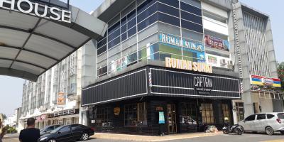 6 unit Ruko 3 Lantai siap huni 6 unit Ruko 3 Lantai siap huni