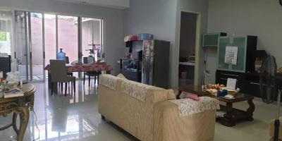 Dijual Rumah Asri di Sutorejo Timur, Surabaya