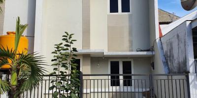 Disewakan rmh 2lt lokasi strategis tengah kota Surabaya timur Disewakan rmh 2lt lokasi strategis tengah kota Surabaya timur