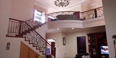 Dijual Rumah di Darmo Hill, Dekat SOHO SKYLOFT Ciputra World Siap Huni Dijual Rumah di Darmo Hill, Dekat SOHO SKYLOFT Ciputra World Siap Huni