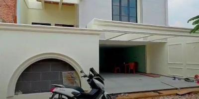 Rumah baru 3lantai strategis di Duren Sawit Jakarta Timur 