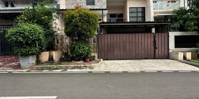 Rumah second tanah luas di Pondok Kelapa Duren Sawit Jakarta Timur 