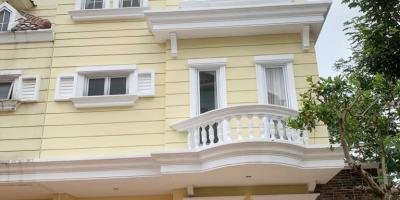 Dijual Rumah Baru 3 Lantai Hook Murah Banget di Montana Vilage Gading Serpong Dijual Rumah Baru 3 Lantai Hook Murah Banget di Montana Vilage Gading Serpong
